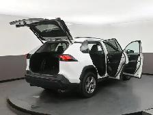 2022 Toyota RAV4 XLE AWD, HEATED SEATS, BACKUP CAMERA & MORE! - Photo 61