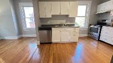 Spacious 2-Bedroom   Den Suite in Downtown Hamilton - Photo 12