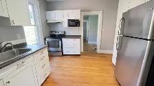 Spacious 2-Bedroom   Den Suite in Downtown Hamilton - Photo 13