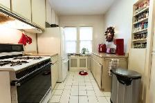 Gorgeous  One of a kind! 2 Bdrm  Main floor Unit   OLD NORTH - Photo 9