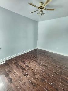 SPACIOUS & BRIGHT! 3 Bdrm Main Floor For OCT 1! - Photo 5