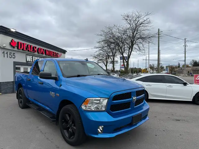 2022 Ram 1500 Classic Express 4x4 Crew Cab 5'7' Box