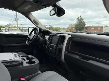 2022 Ram 1500 Classic Express 4x4 Crew Cab 5'7' Box - Photo 9
