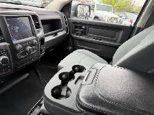 2022 Ram 1500 Classic Express 4x4 Crew Cab 5'7' Box - Photo 22