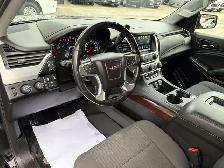 2018 GMC Yukon YUKON XL SLE 8 Passenger No Accidents ! - Photo 12