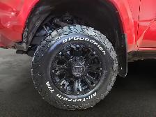 2016 Toyota Tacoma SR5 V6 4x4 Double Cab 127.4 in. WB Automatic - Photo 9