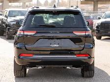 2026 Jeep Grand Cherokee Summit 4x4, Night Vision, Massage - Photo 4