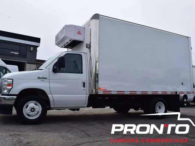 2022 Ford E-450 Réfrigéré  Cube 14 pieds  Portes Battantes
