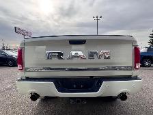 2017 Ram 1500 LIMITED 4WD Crew Cab - Photo 6