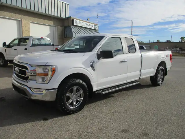 2021 Ford F-150 XLT 4WD SUPERCAB 8' BOX