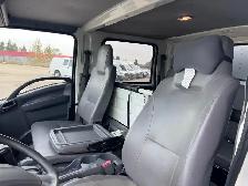 2022 Isuzu NRR BASE - Photo 11
