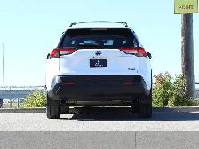 2021 TOYOTA RAV4 | AWD | XLE | HYBRID | SUNROOF - Photo 4