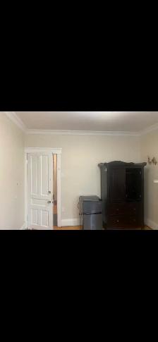 High Park Blvd-Roncesvalles Bright Furnished Room Nov 1st - Photo 4
