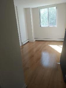 (LEASE TAKEOVER) 1-BR Apartment Wîhkwêntôwin/Oliver  Edmonton - Photo 2