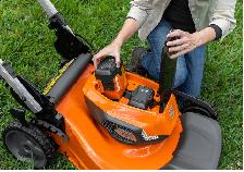 Husqvarna Lawn Xpert™ LE322R - Photo 2