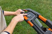 Husqvarna Lawn Xpert™ LE322R - Photo 3