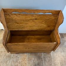 Vintage storage Bench! Solid OAK… LIKE NEW! - Photo 2