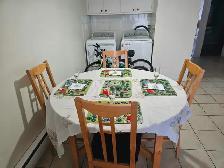 Table ronde extensible à vendre avec 4 chaises - 80 $ - Photo 2