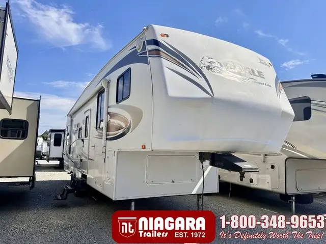 2011 JAYCO EAGLE SUPER LITE 305RLS Fifth Wheel