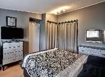 Bright 3-Bedroom   Den Home on Third Street – London, ON - Photo 9