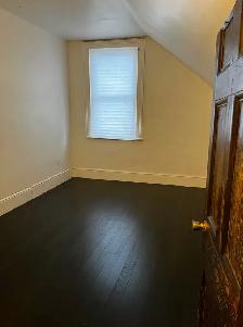 One bedroom plus den in Port Hope - Photo 5