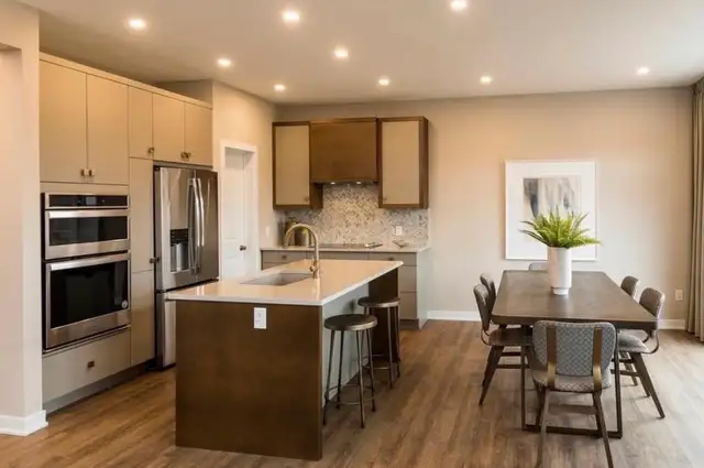 Spacious Room with private washroom in Kanata for Nov 1st