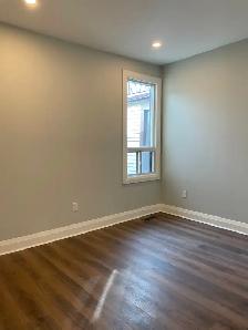 1 Bedroom Apartment Main Floor in a House  UTILITIES INCLUDED - Photo 3