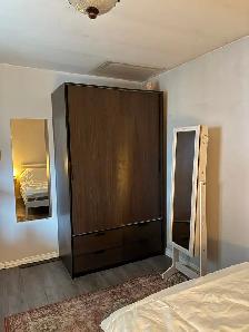One furnished room for rent in Toronto Downtown (Just Female) - Photo 3