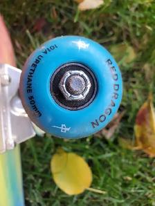 Skateboard - practically unused - Photo 2