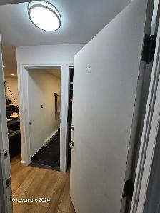 MAGNIFIQUE 4 ½ RÉNOVÉ – LUMINEUX, MODERNE ET MEUBLÉ ! - Photo 7
