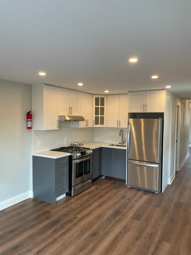 2 Bedroom Apartment Main Floor UTILITIES INCLUDED