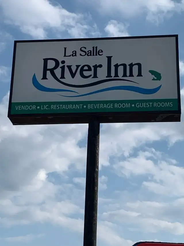 Part time bartender, La Salle MB