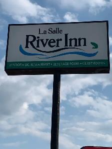 Part time bartender, La Salle MB