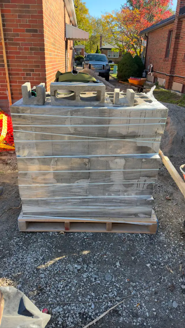 Bloques de concreto 6' (150 unidades) — $4 c/u