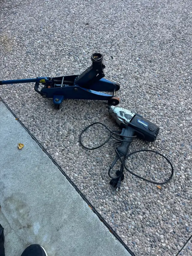 Car jack and electric gun