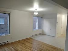 Très beau 4 1/2 à pied du métro de Longueuil