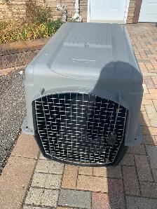 Petmate Large Dog Crate - 27' (W) x 40' (L) x 29' (T)