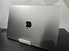 Macbook Air 2022 M2 With Charger