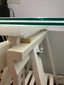 IKEA glass top desk/table in new condition - Photo 4