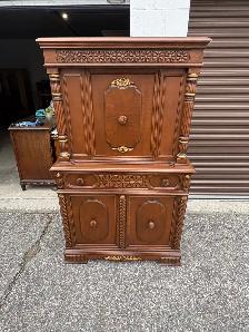 Free delivery antique Vintage Wooden Hutch Cabinet - Photo 10