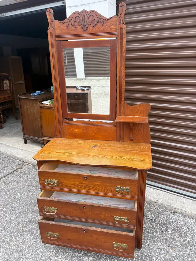 Free delivery antique Vintage Oak Dresser with Mirror
