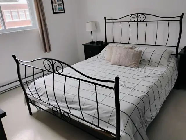Lit queen à donner !