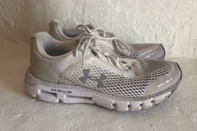Athletic shoes Under Armour