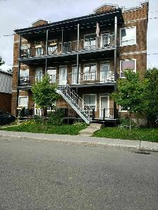 Très beau logement 5 1/2 près du Parc Maizeret Décembre