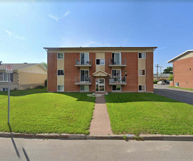 Beau 3 1/2, Charlesbourg, demi sous-sol Libre