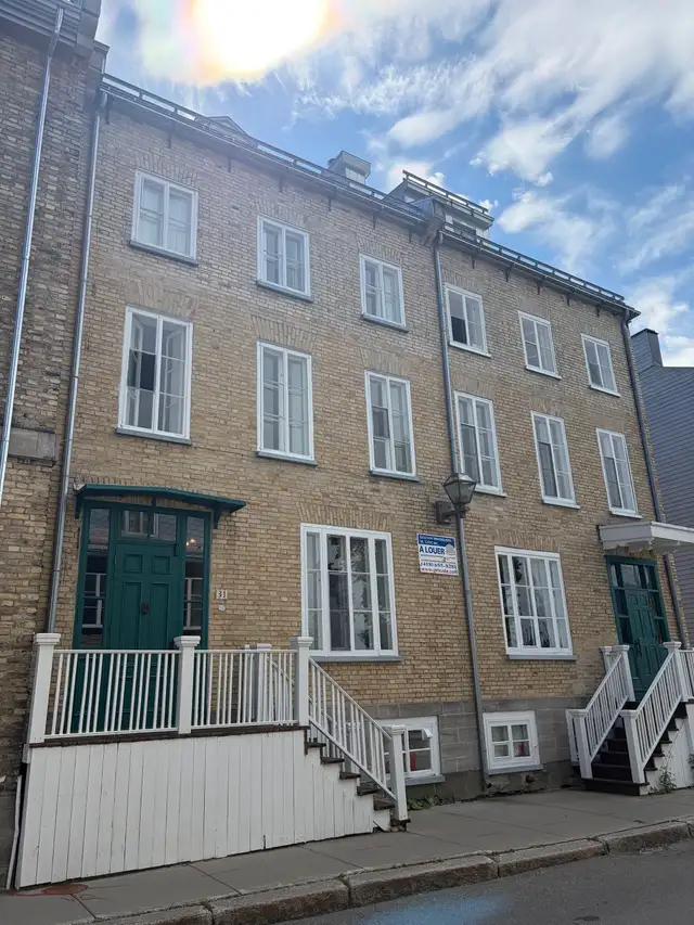 Beau Grand 2 1/2, Sous-Sol Tout Inclus, Vieux-Québec PROMO!