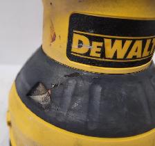 (N93742-1) Dewalt D26451 Corded Sander - Photo 2
