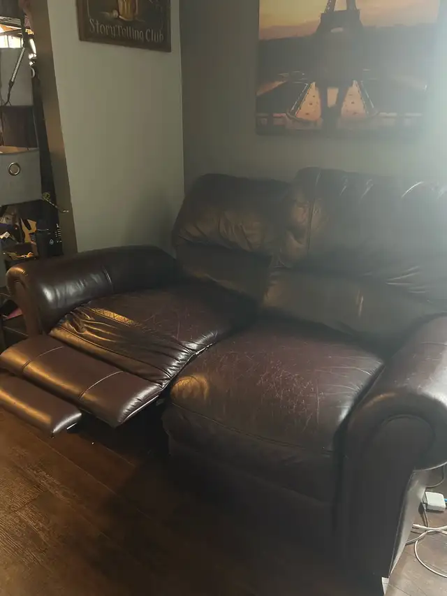 leather reclining love seat