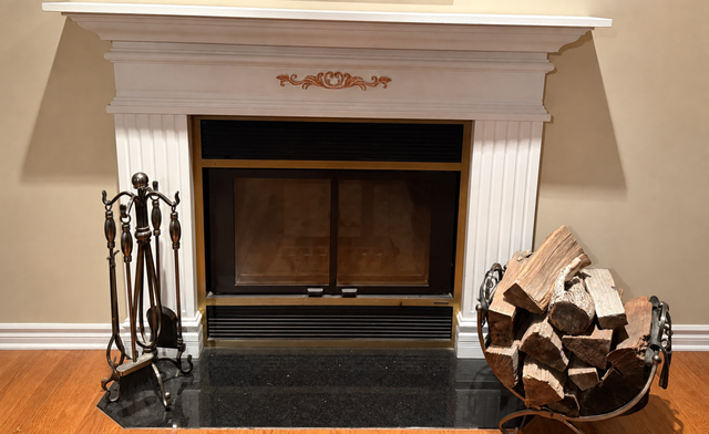 ENSEMBLE D'ACCESSOIRES POUR FOYER   PORTE-BÛCHES -  ÉTAT A1