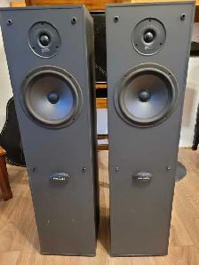 pair of Polk Audio floor standing speakers - Photo 2
